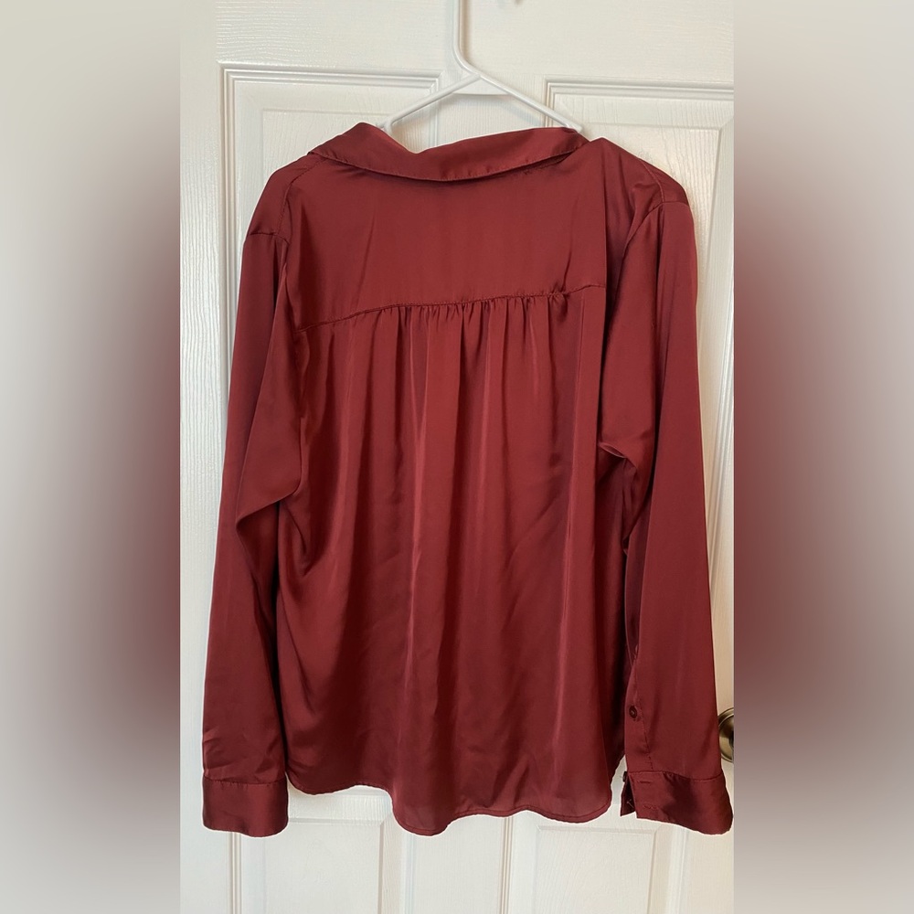 Torrid Maroon Madison Satin Button-Up Long Sleeve Shirt Size 1 (14/16) - Picture 6 of 7